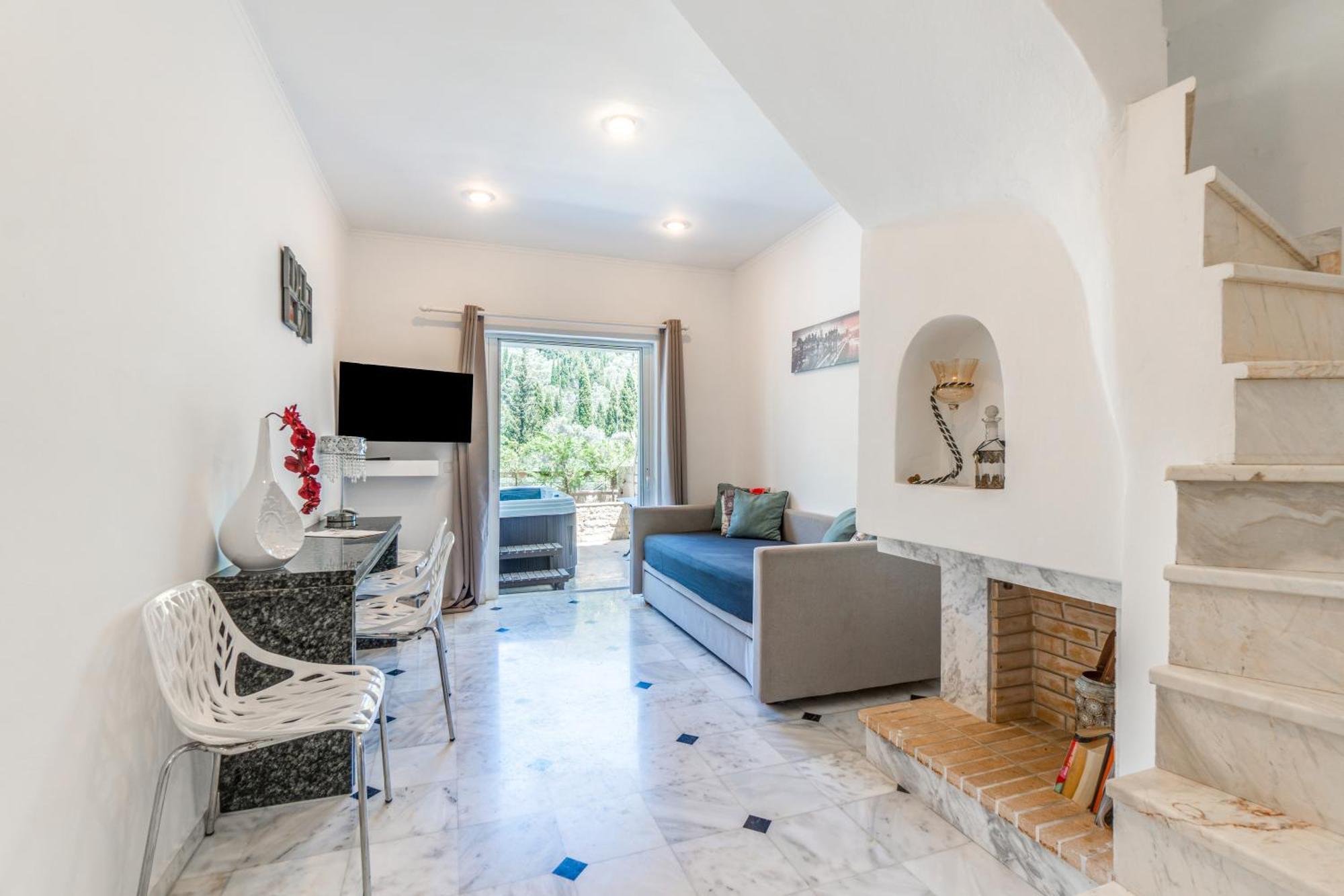 Doliva Anthi Private Jacuzzi
